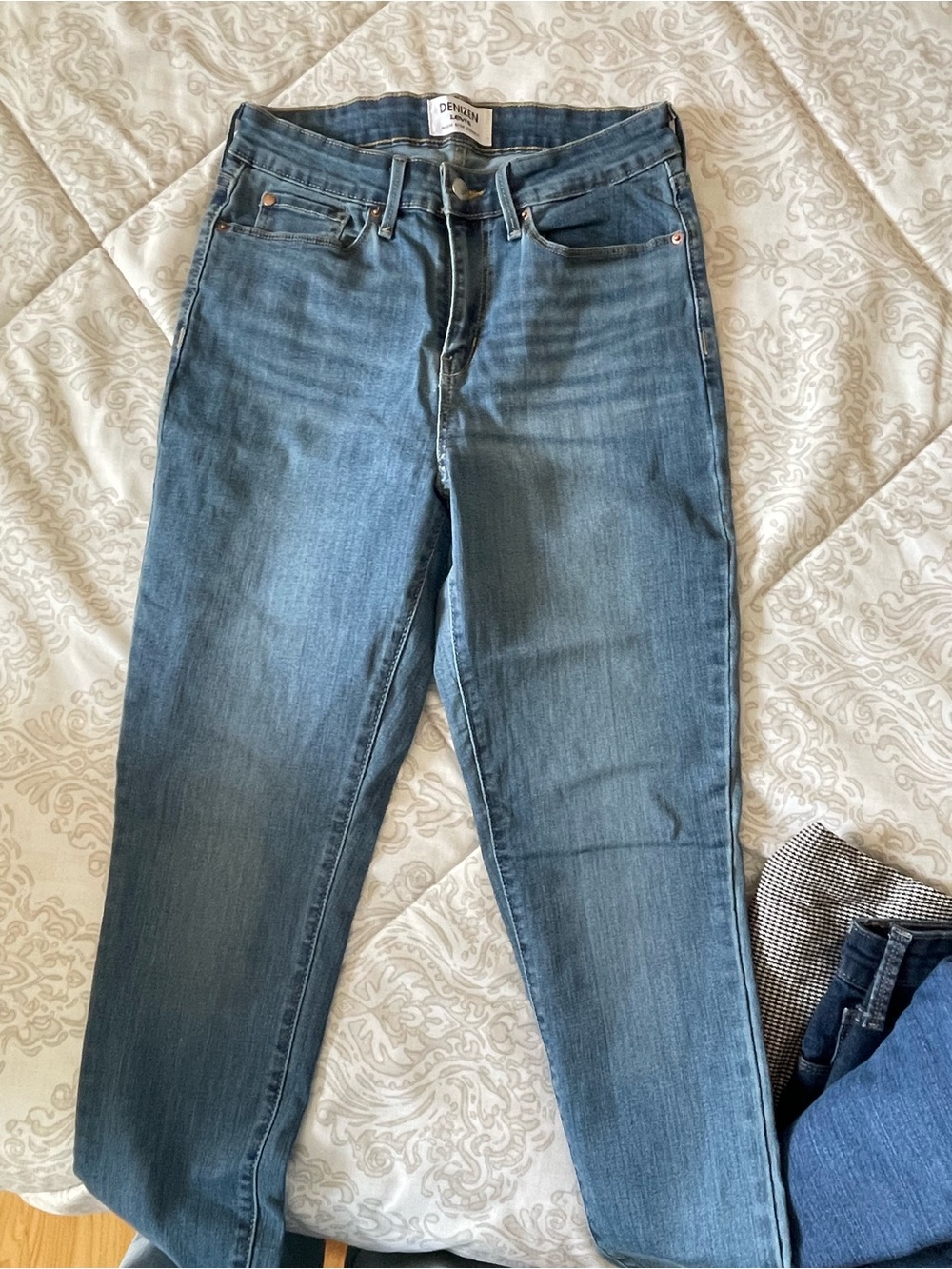 Levi's Slim Straight Jeans in Blue Wash